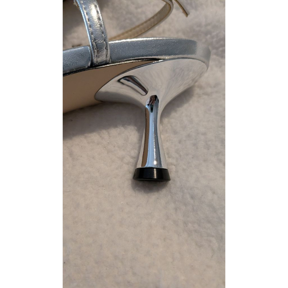 Nine West Silver Metallic Slingback Kitten Heels Pointed Toe Elegant Pumps 6 1/2 - Picture 8 of 8